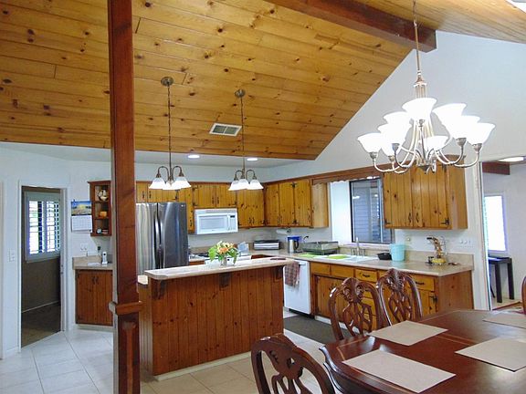 3rd image of 1310 N Tommy Court