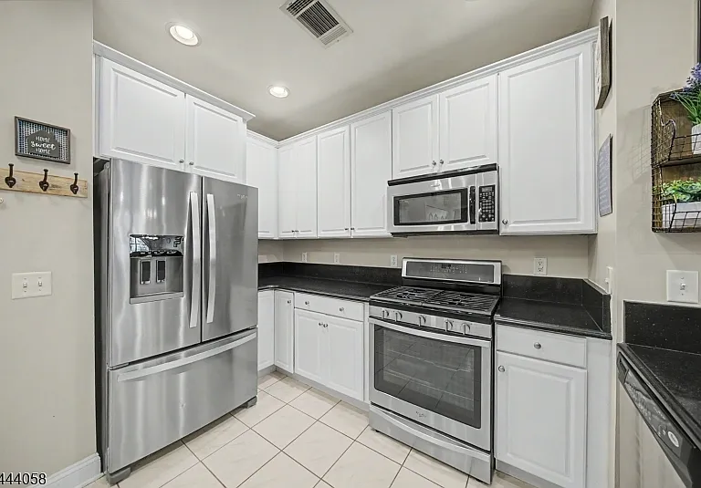 7319 Coventry Ct — Photo 2