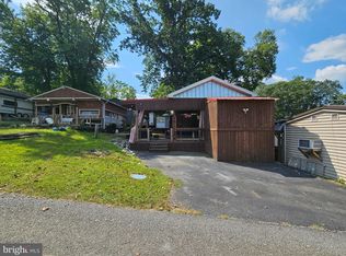 15 Barkway Dr, Falling Waters, WV 25419