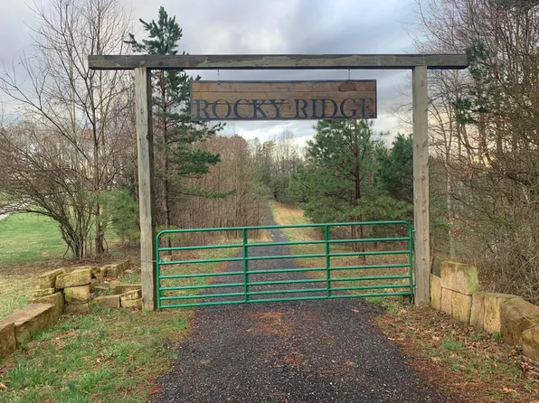 891 Pump Station Rd SE, Sugar Grove, OH 43155