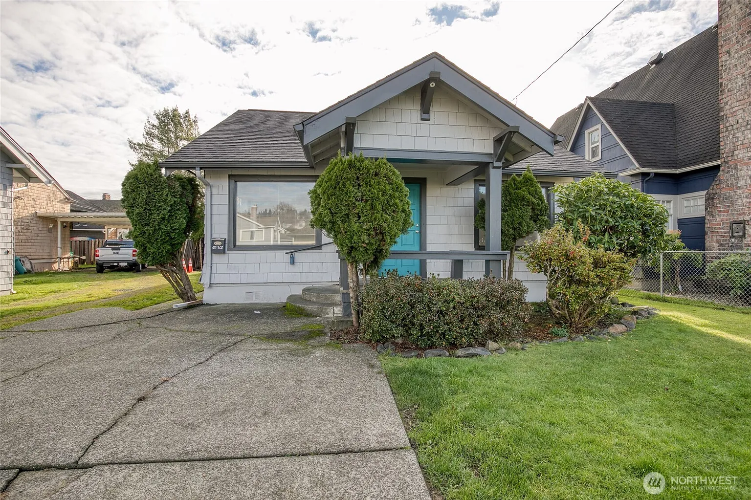411 W 4th Street photo 1