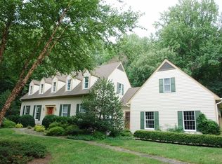 8216 Plum Creek Dr, Gaithersburg, MD 20882