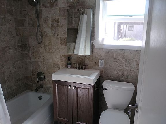 4th image of 2757 Sussex Way