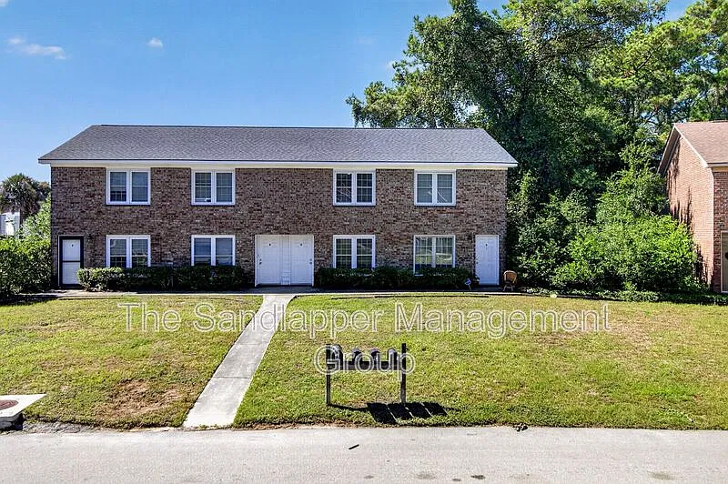 2 bed, 1.5 bath, 1000 sqft, $1,900 — Photo 1