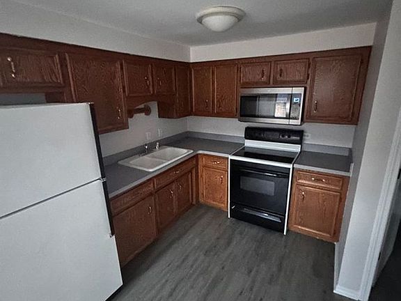 2nd image of 17310-20 Ridgeland Ave #20-3B