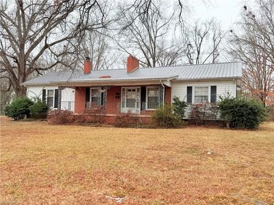 200 Royal Oaks St, Thomasville, NC, 27360