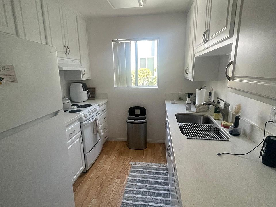 1st image of 4750 Noyes St APT 112