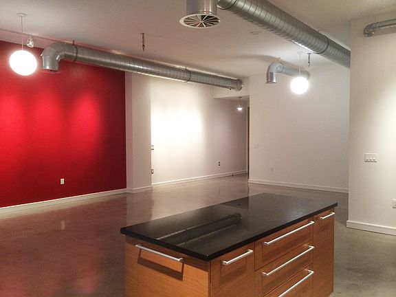 5th image of 200 Hoover Ave Unit 2002