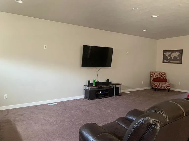 593 W Life Dr — Photo 4