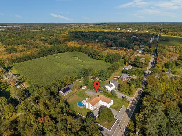 763 Wood St, Swansea, MA 02777