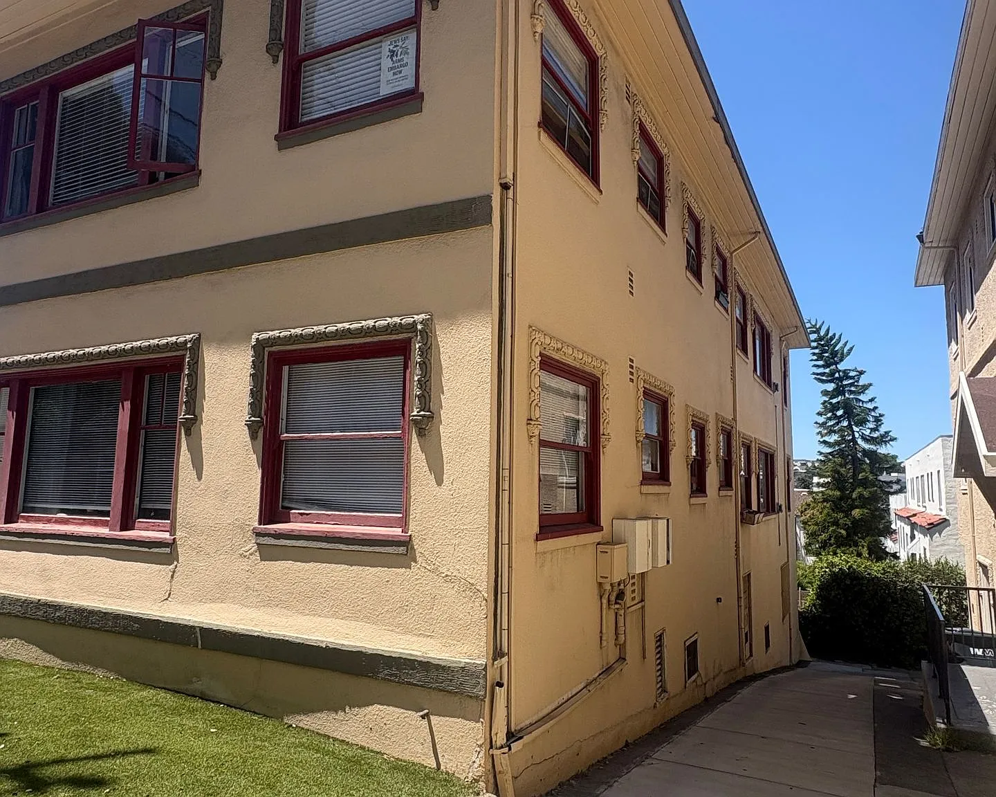 607 Beacon St — Photo 3