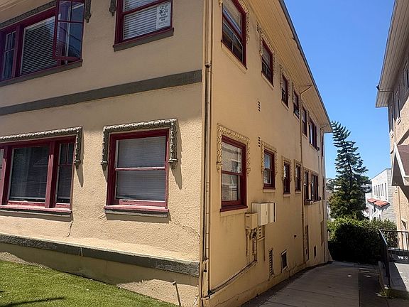 3rd image of 607 Beacon St #2
