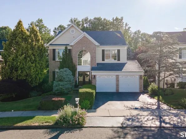 35 Lilac Lane, Danbury, CT 06810