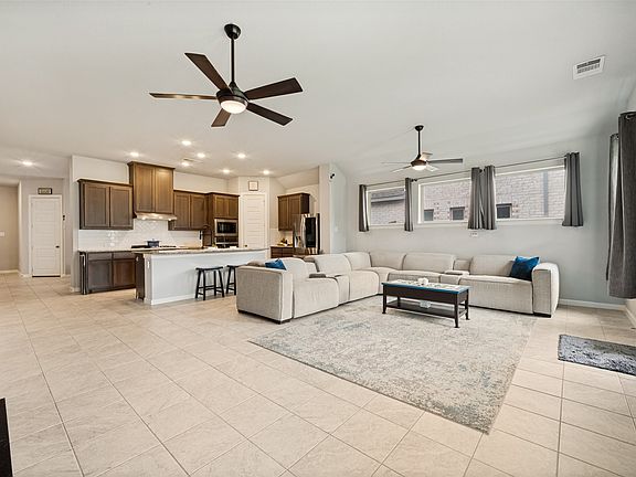 3rd image of 308 Moonvine Dr