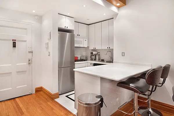 Rented by WAM Partners - William Moses Co. | media 27