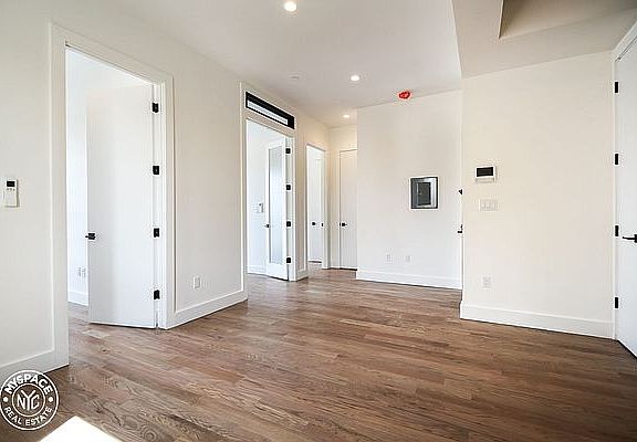 3rd image of 1530 Putnam Ave #5B