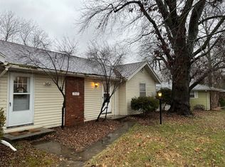 2507 S Ingram Mill Rd #B, Springfield, MO 65804