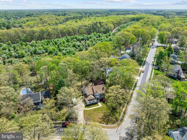 15 Summer Dr, Berlin, NJ 08009