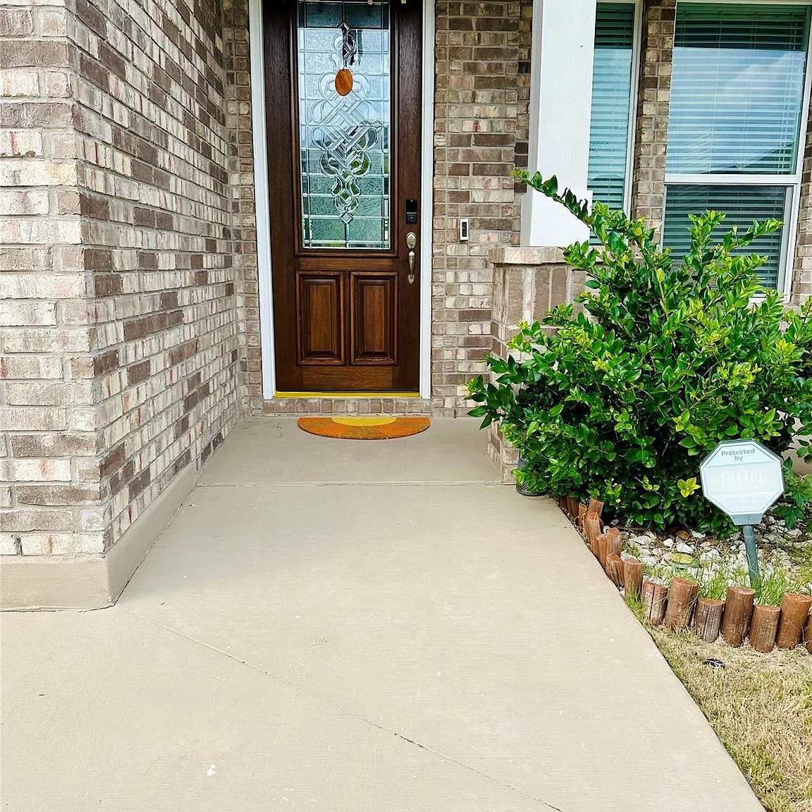 5 bed, 2.5 bath, 3103 sqft, $2,800 — Photo 2
