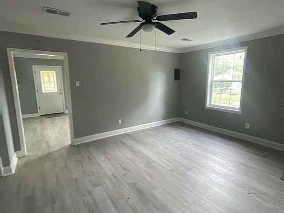 4th image of 5520 Linden St