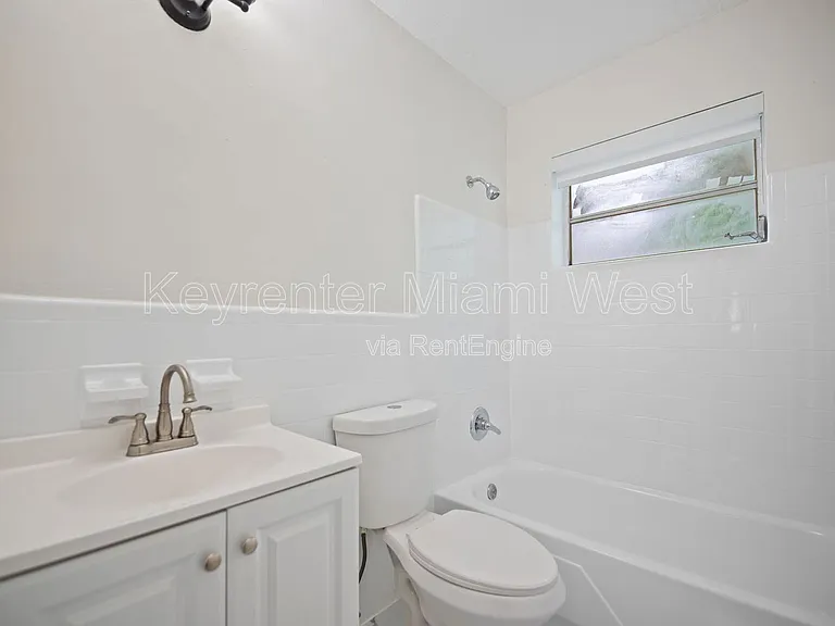 219 NW 10th Ave #4 — Photo 19