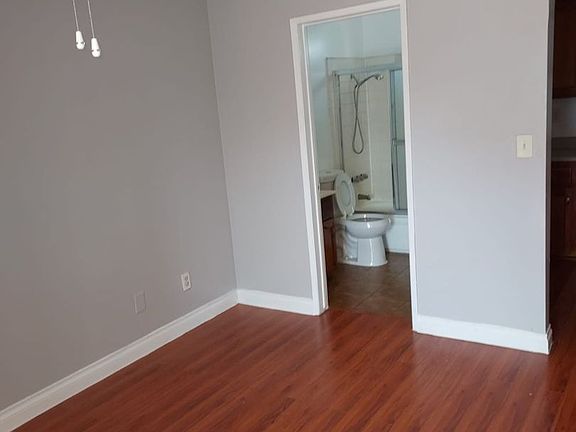 4th image of 11104 Weddington St APT 22