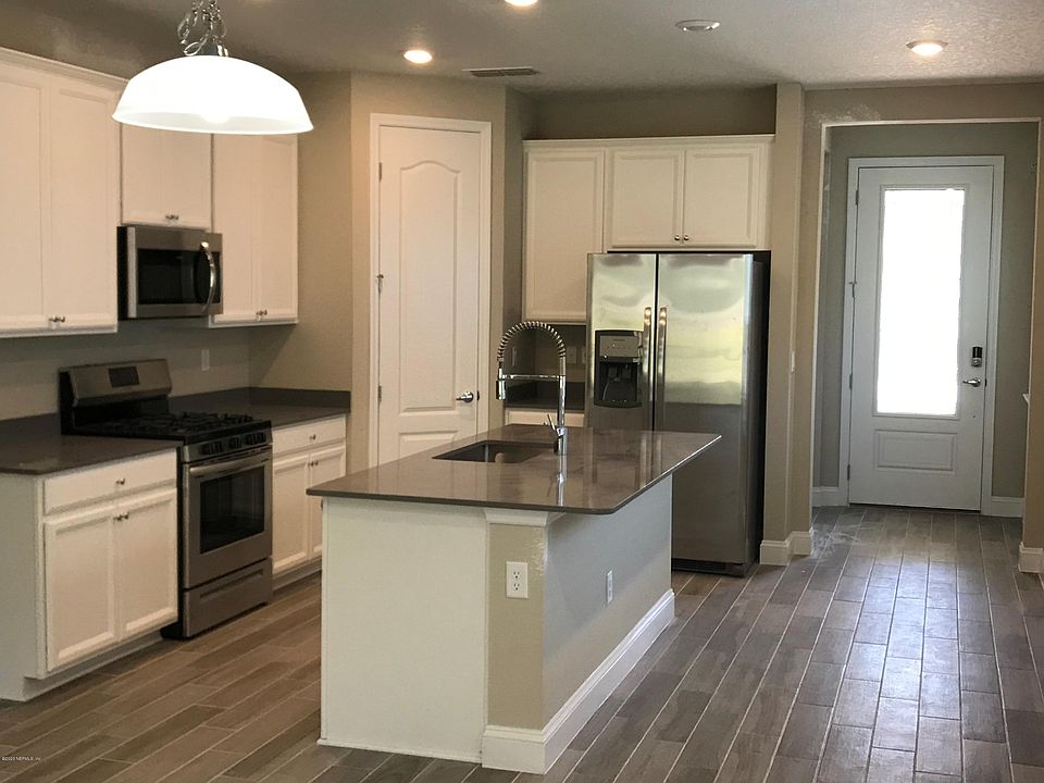 1st image of 214 Clifton Bay Loop