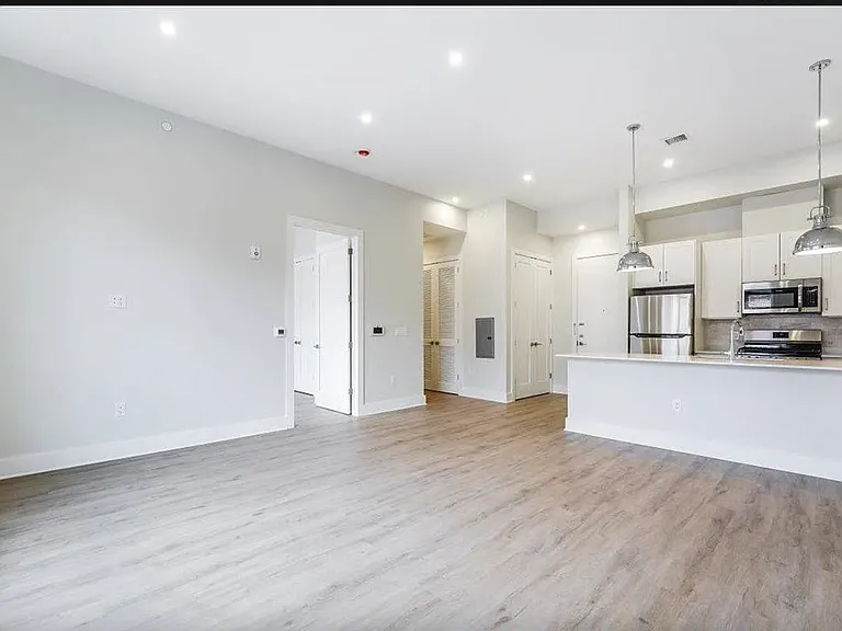 658 Grand St #201 — Photo 3