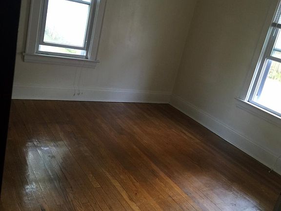 4th image of 2157 Eldred Ave