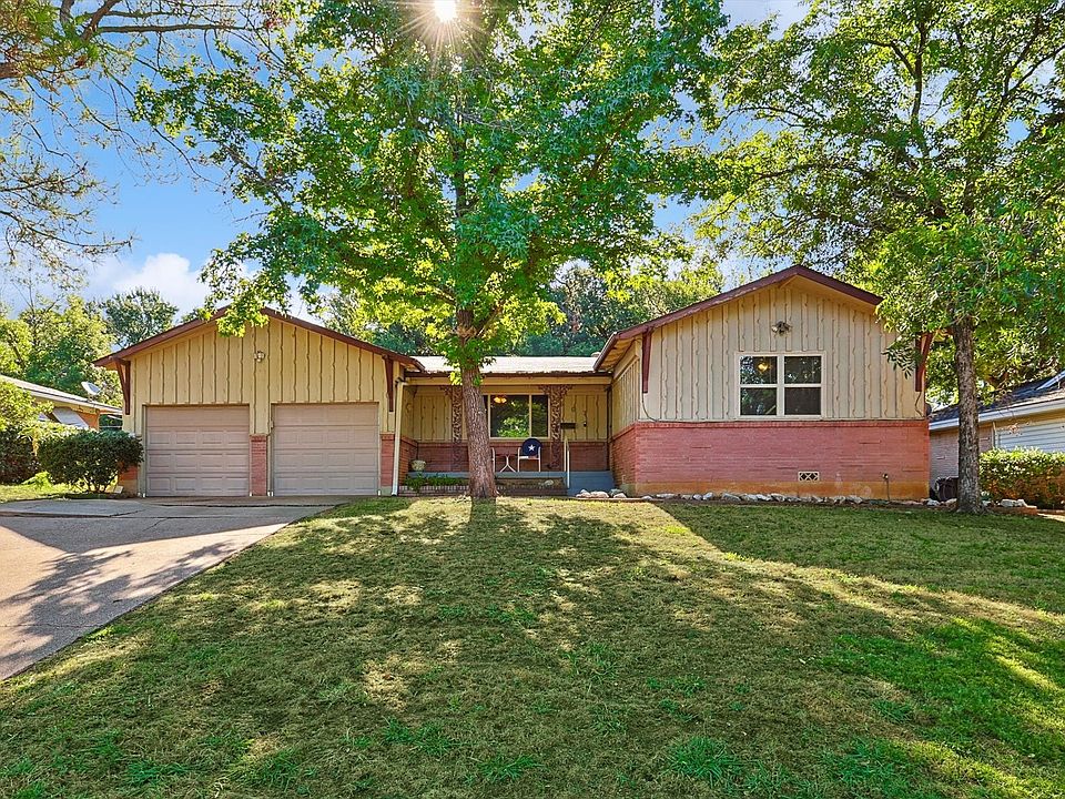 1st image of 607 Oakwood Dr