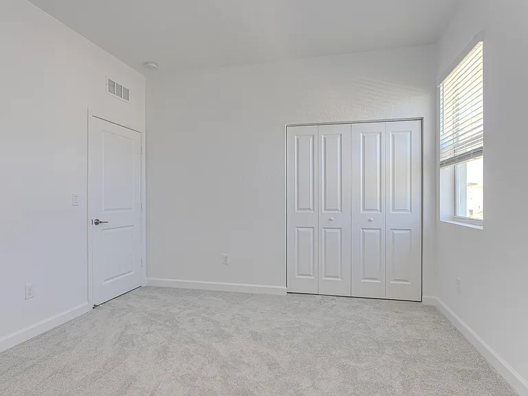 503 SE Rivergrass St — Photo 39