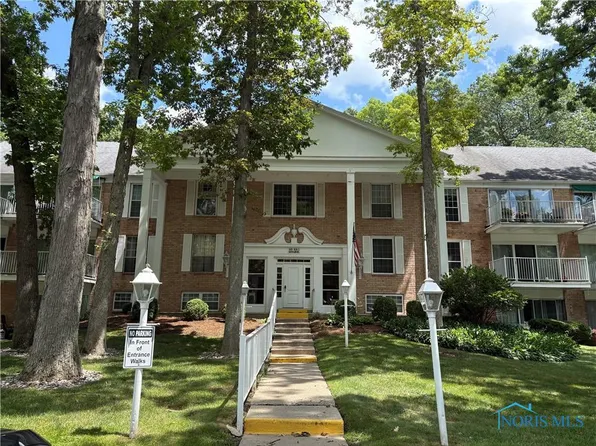 5679 Monroe St Unit 207, Sylvania, OH 43560