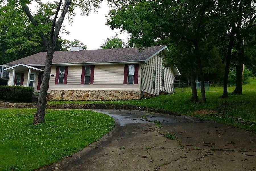 2nd image of 220 Corbin Way