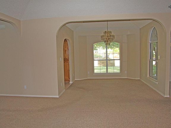 5th image of 2312 Miller St