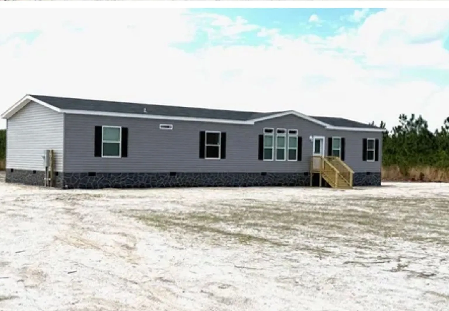 Spacious 4BR House in Live Oak — Photo 2