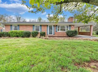 4580 Cresthill Dr, Roanoke, VA 24018