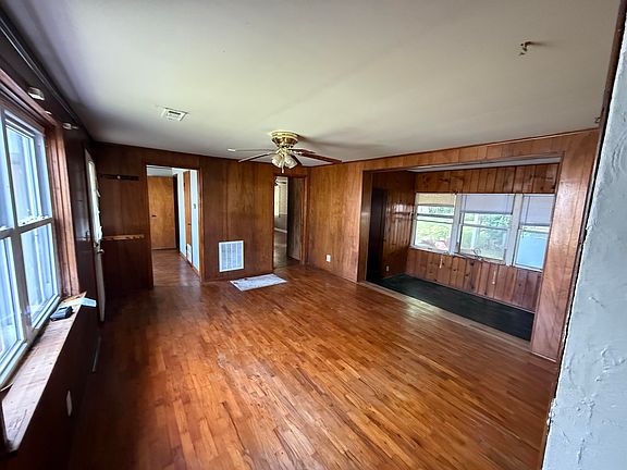 3rd image of 126 W Slater St