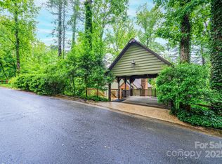 809 Westminster Cir SW, Lenoir, NC 28645