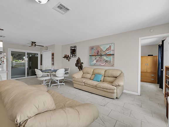 4th image of 552 SW Eyerly Avenue