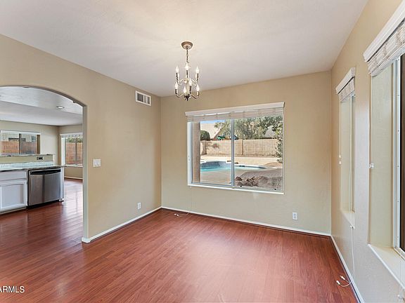 5th image of 4310 E GRAYTHORN Avenue