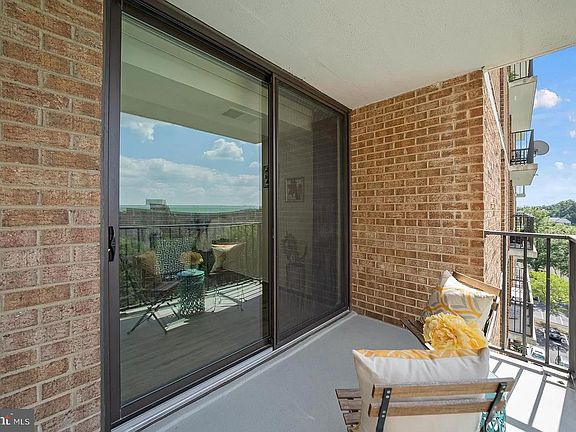 2nd image of 2311 Pimmit Dr APT 819