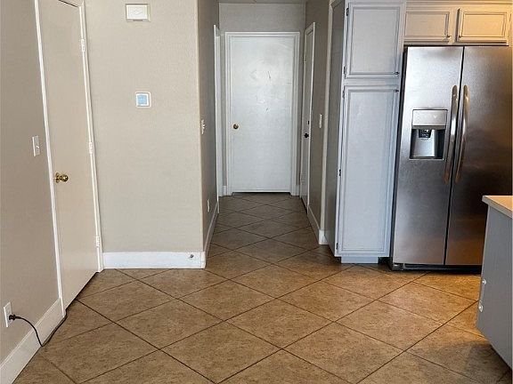 4th image of 2025 Cary Grant Ct