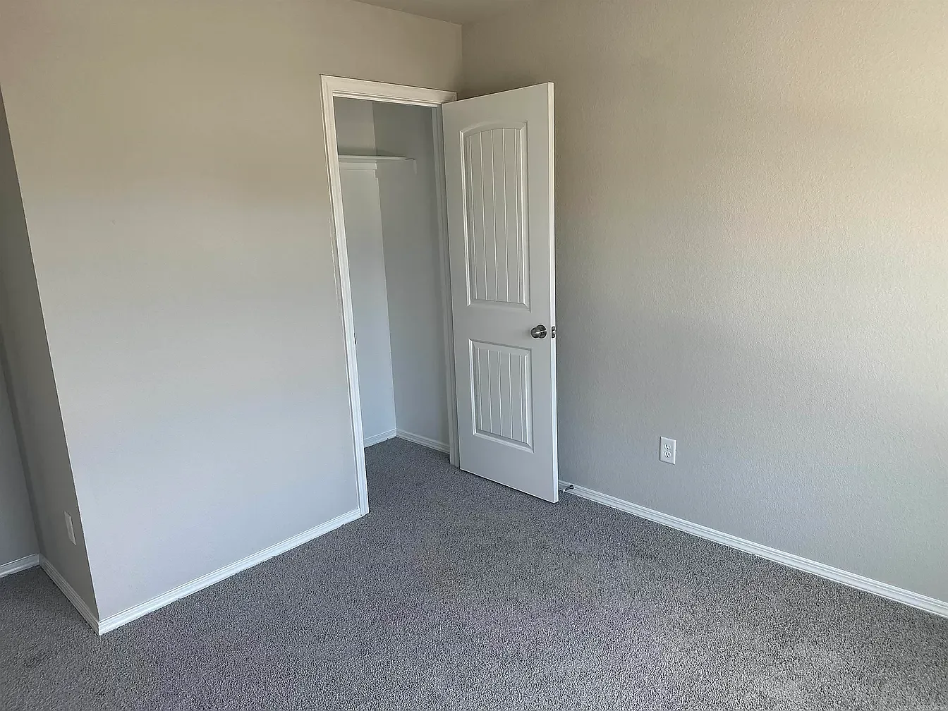 4 bed, 1470 sqft, $1,800 — Photo 3