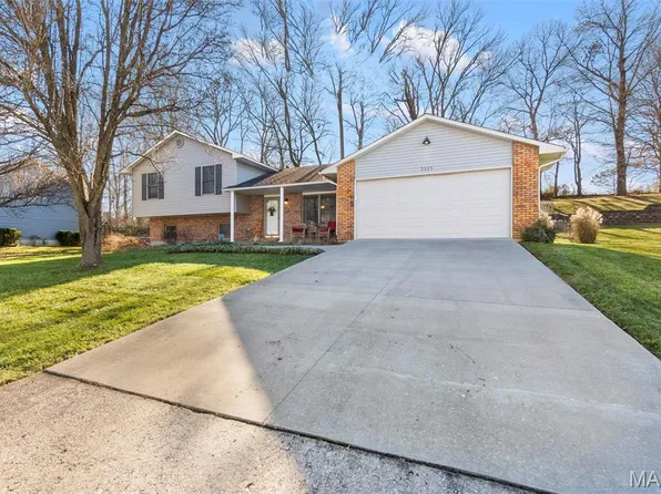 3525 Leming Ln, Jackson, MO 63755