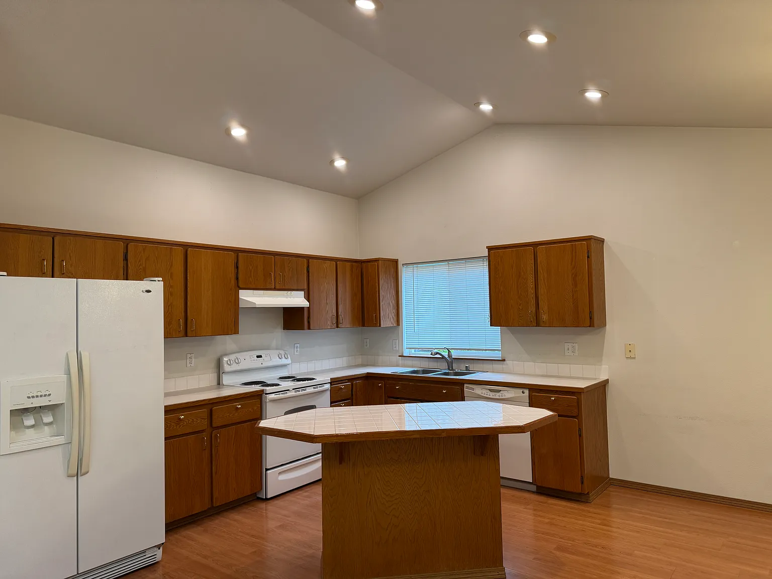 3 bed, 1508 sqft, $2,495 — Photo 4
