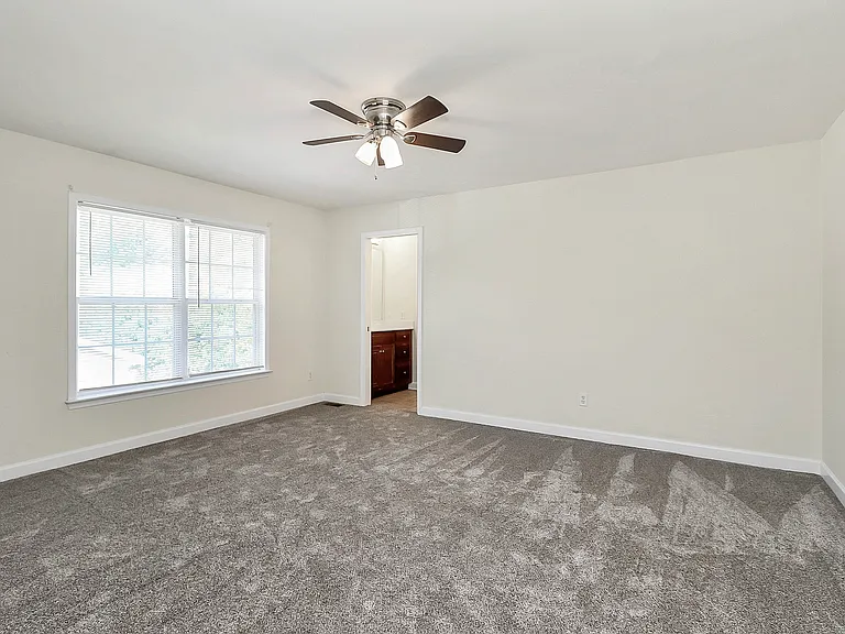 1005 Rainbow Dr — Photo 17