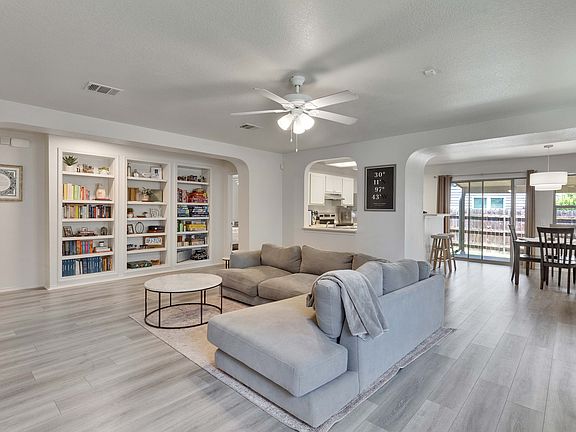 3rd image of 4611 Mellow Hollow Dr