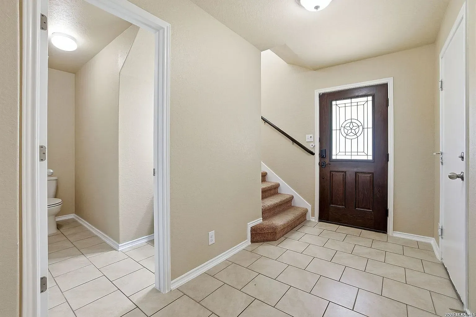 3 bed, 2.5 bath, 2241 sqft, $2,150 — Photo 4