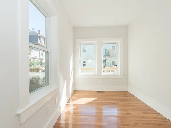 16 Suffolk St #16, Cambridge, MA 02139