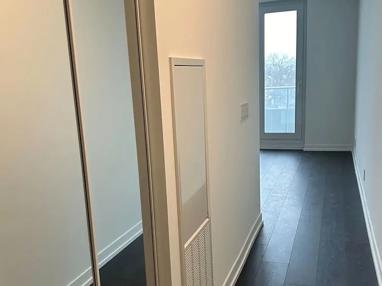 2020 Bathurst St #812 — Photo 4